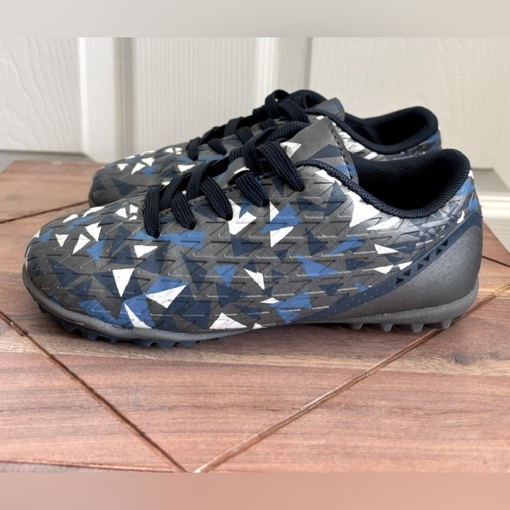 Kids Geometric Pattern Soccer Shoes Lace up Cleats - Grey,Blue, White